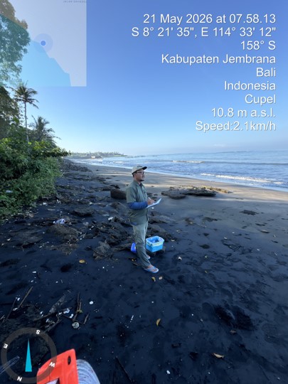 Ir Asep Irwan di Pantai Cupel Bali